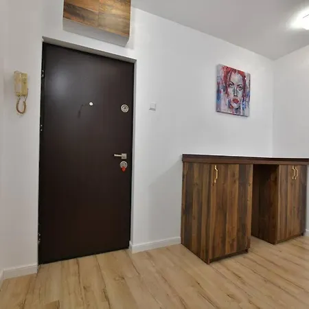 Luxury / Ghencea * Bukareszt